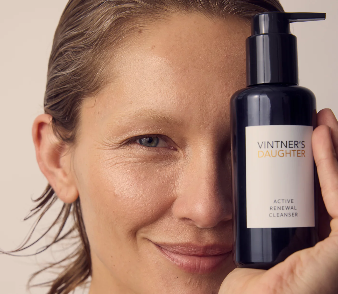 Active Renewal Cleanser - Image 3