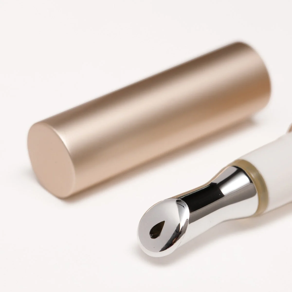 Deep Regenerating Lip Balm - Image 2