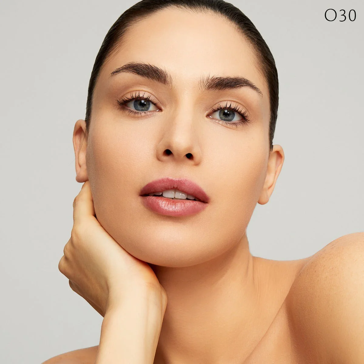 Radiant Fluid Foundation Natural Broad Spectrum SPF 25 Sunscreen - Image 14