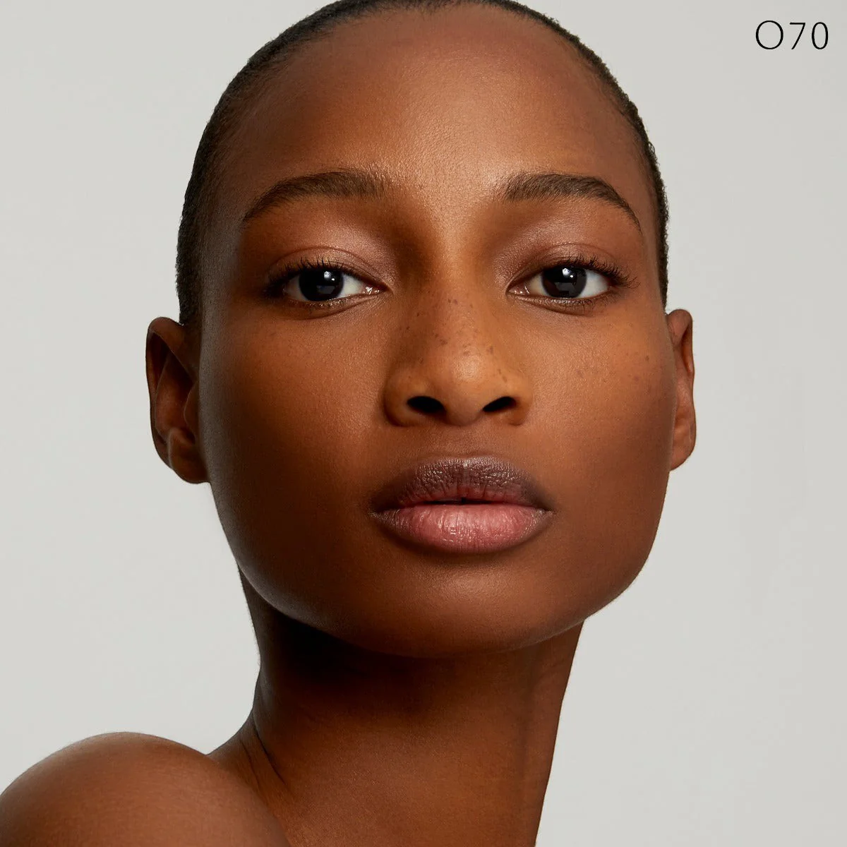 Radiant Fluid Foundation Natural Broad Spectrum SPF 25 Sunscreen - Image 26