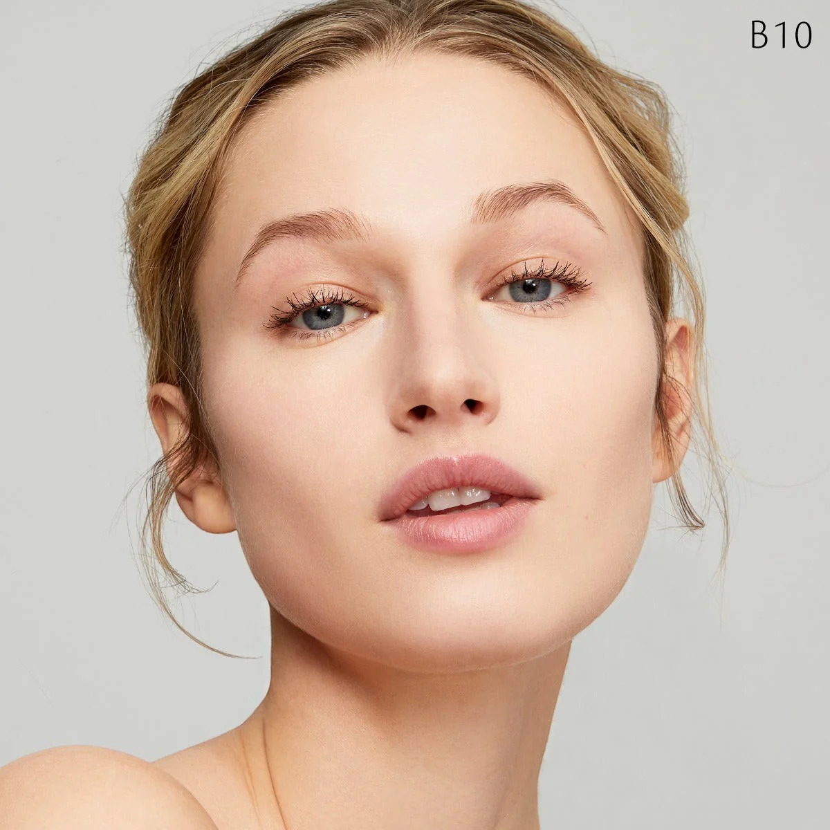 Radiant Fluid Foundation Natural Broad Spectrum SPF 25 Sunscreen - Image 38
