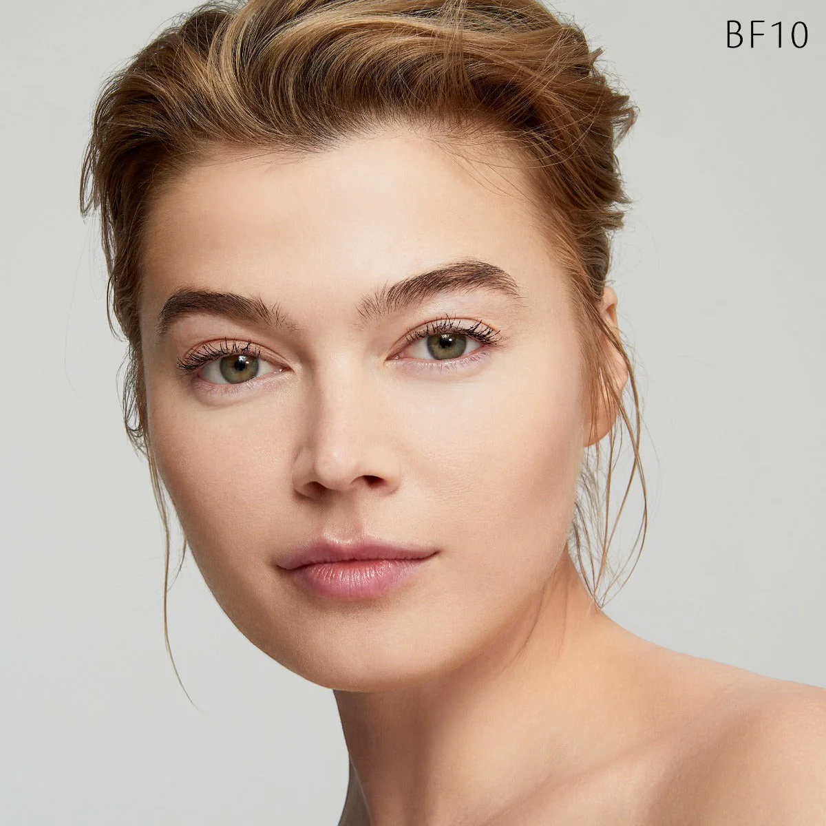 Radiant Fluid Foundation Natural Broad Spectrum SPF 25 Sunscreen - Image 40
