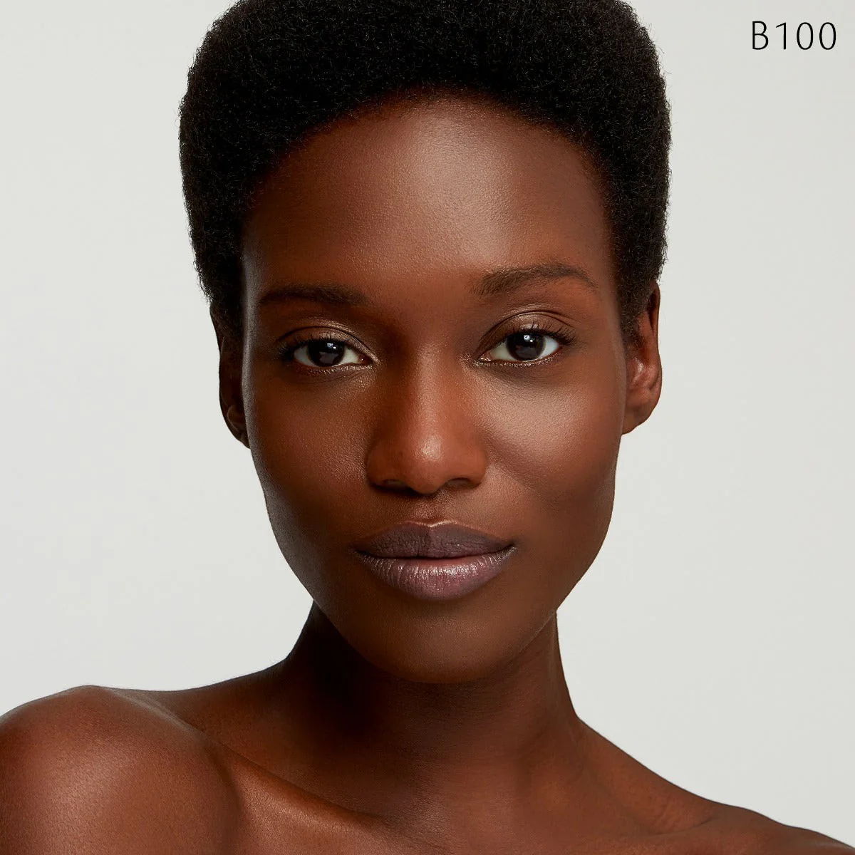 Radiant Fluid Foundation Natural Broad Spectrum SPF 25 Sunscreen - Image 73