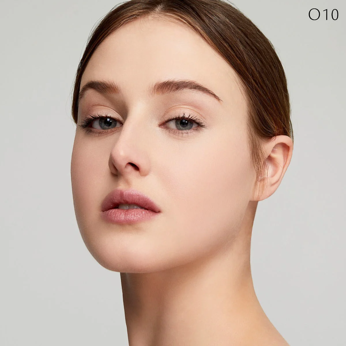 Radiant Fluid Foundation Natural Broad Spectrum SPF 25 Sunscreen - Image 8