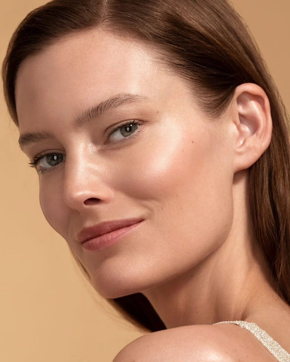 Sheer Glow Gold Face Tint 30g - Image 4