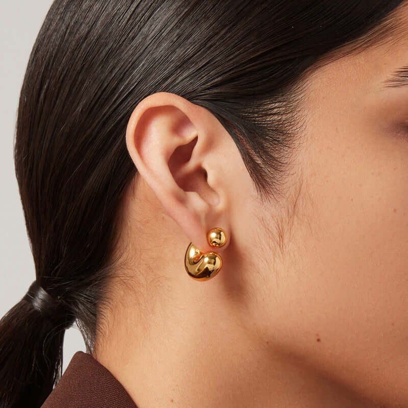 Tome Hoops Medium Earrings- Gold - Image 3